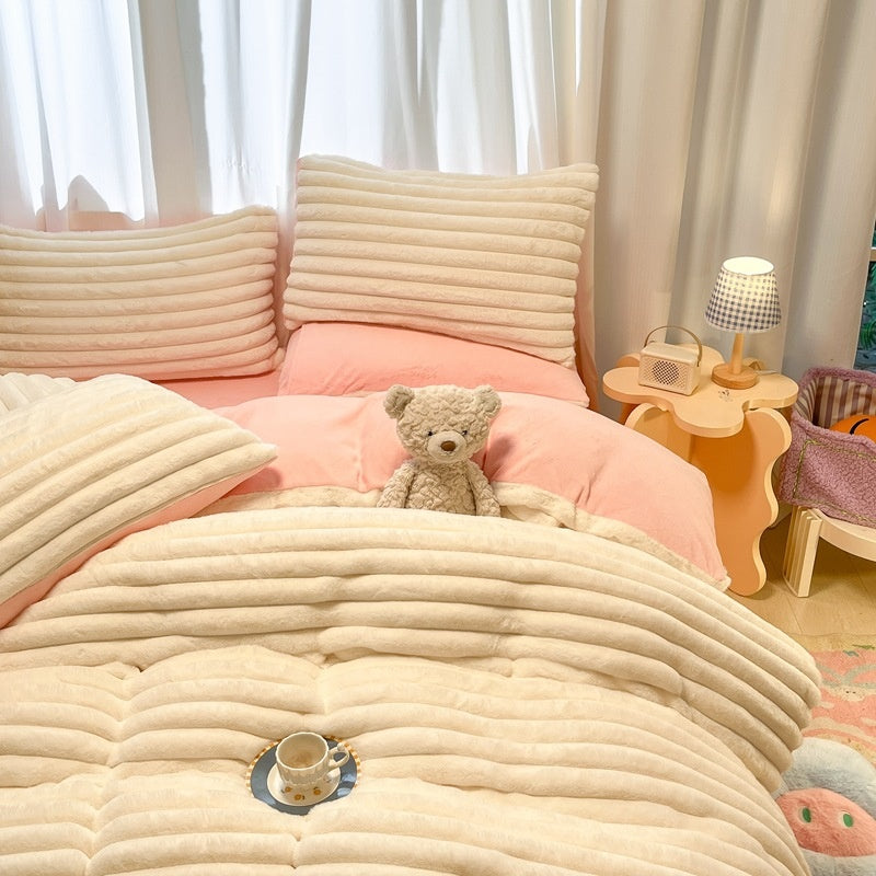 Parure de lit cocooning WeLuvy – 4 pièces en fibre de lait douce | Style moderne et apaisant